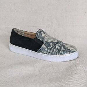 Vionic Slip On Faux Snake Skin Sneaker Size 6.5